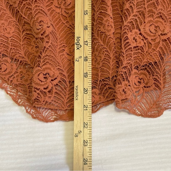 American Rag Cie Rust Lace Top Size S - Picture 7 of 8